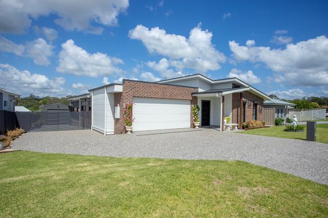 14 Grandis Parade, NSW 2430