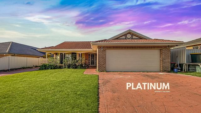 17 Hogbin Cres, NSW 2540