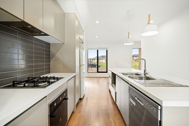 36 Saran Cresent, VIC 3336