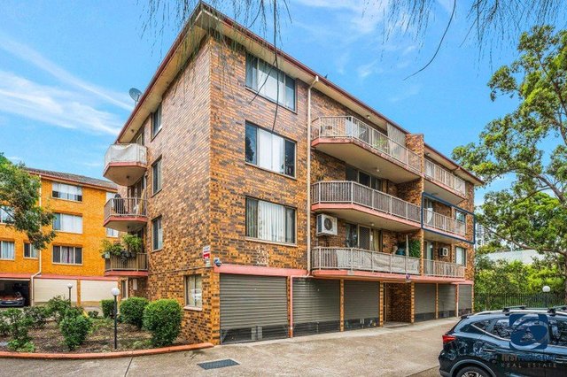 5/3 Riverpark Dr, NSW 2170