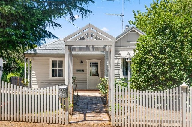 16 Railway Parade, NSW 2576