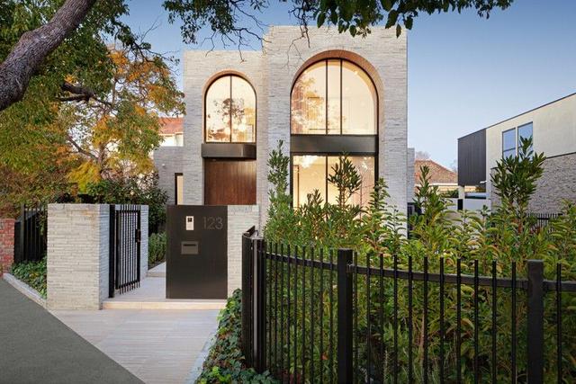 123 Roslyn Street, VIC 3186