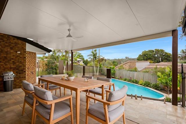 8 Holterman Court, QLD 4213