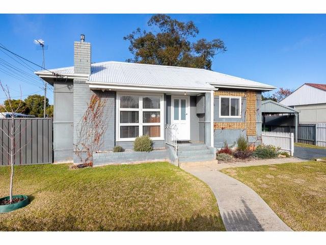 327 Curlew Crescent, NSW 2640