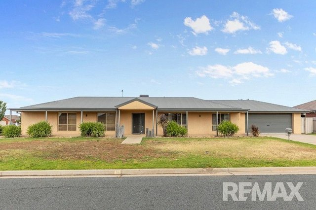 16 Womboin Crescent, NSW 2650