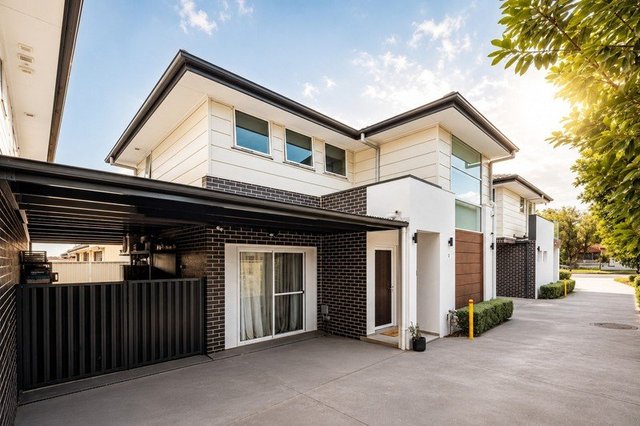 2/65 Forbes Street, NSW 2750