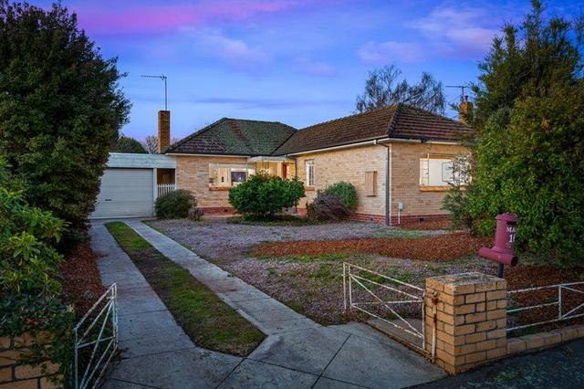 16 Muir Crescent, VIC 3350