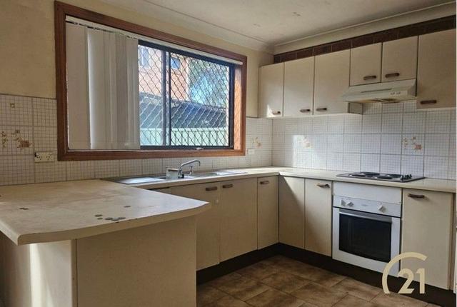 3/12 Crosio Place, NSW 2177