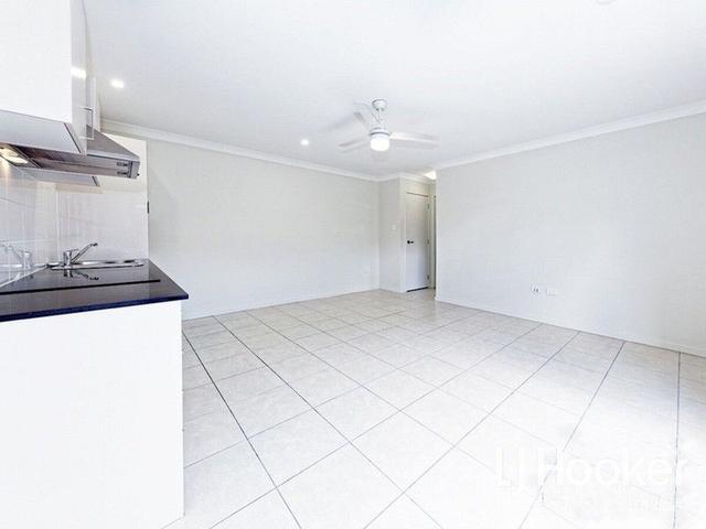 2/19 Wattlebird Court, QLD 4301