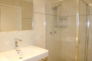 Bathroom (2015-07-29)