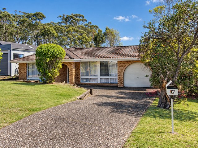 17 Suncrest Avenue, NSW 2540