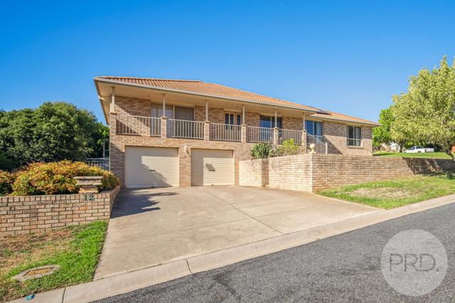 12 Fletcher Place, NSW 2650