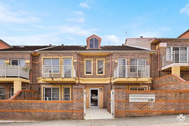 18/10 Webb Street, NSW 2132