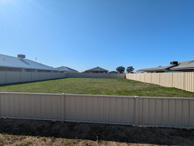 8 Majuda Court, NSW 2714