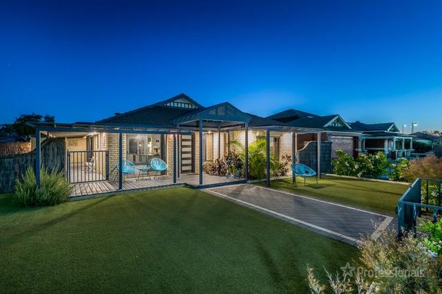 2 Foxton Way, WA 6036