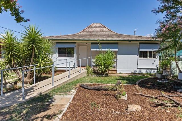 39 Chifley Crescent, NSW 2650