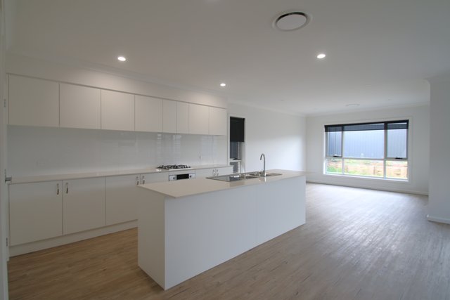 15 Williwaw Crescent, NSW 2800