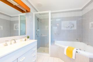 Bathroom (2016-05-05)