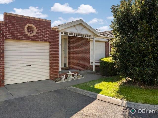 7 Village Avenue, VIC 3038