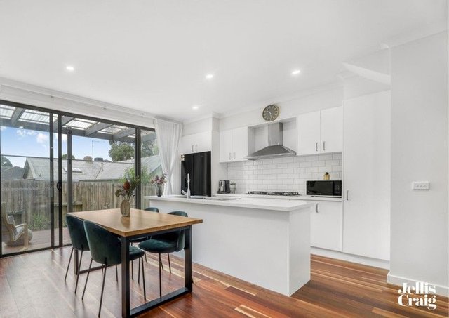 2/56 Dorset Road, VIC 3136