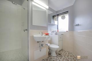 Bathroom (2016-12-13)