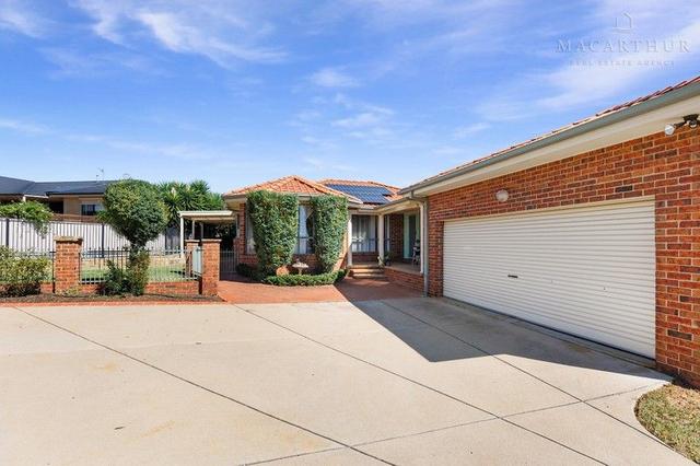 5 Chisholm Place, NSW 2650
