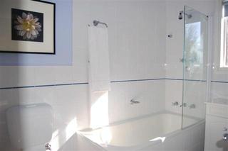 Bathroom (2008-06-30)