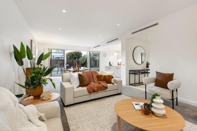 30/15 Beach Road, VIC 3188