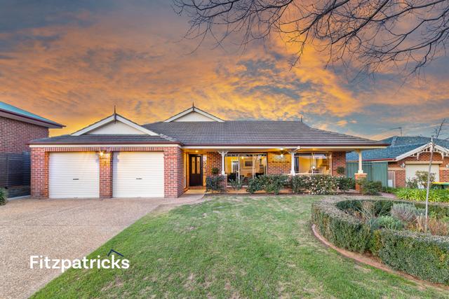 7 Lachlan Place, NSW 2650