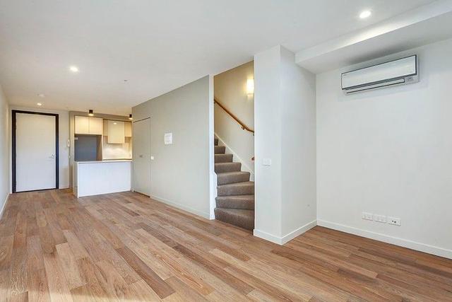2013/178 Edward St, VIC 3057