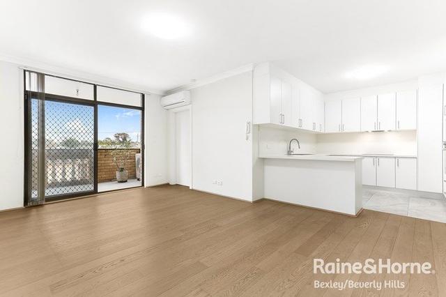 2/76 Noble Street, NSW 2218