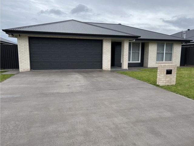 8 Marine Court, NSW 2830