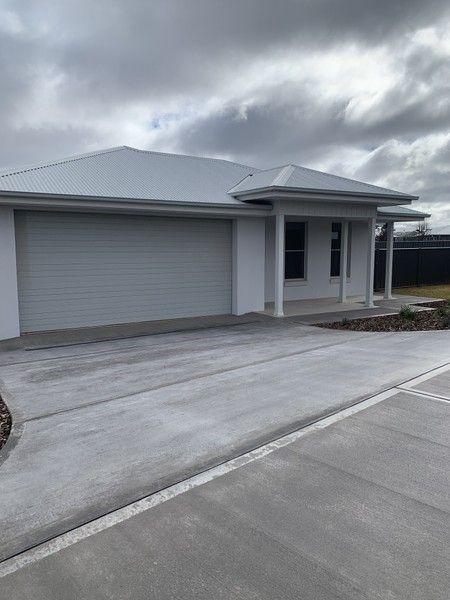 3 Magenta Cct, NSW 2830