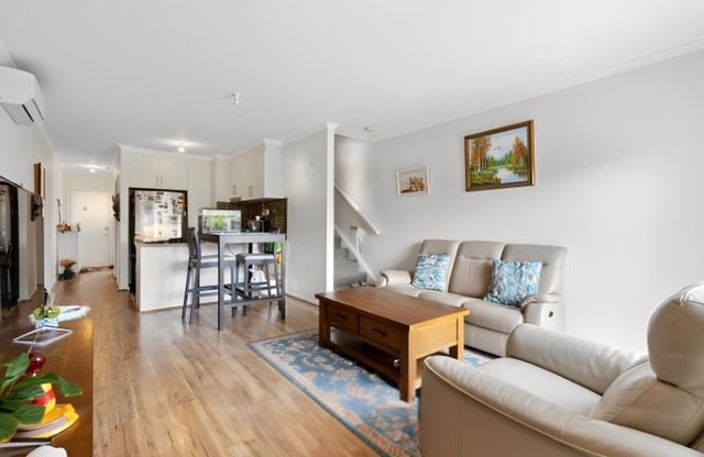 11/20 Clare Burton Crescent, ACT 2913