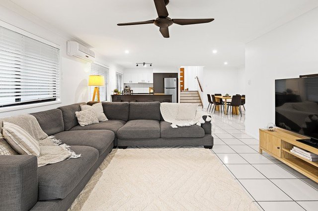 27 Hydrangea Street, QLD 4208