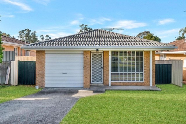 1/8 Sebastian Avenue, NSW 2560