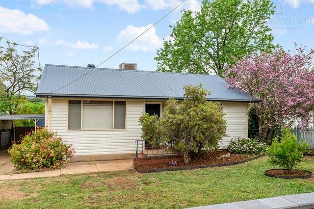 14 Condon Avenue, NSW 2650