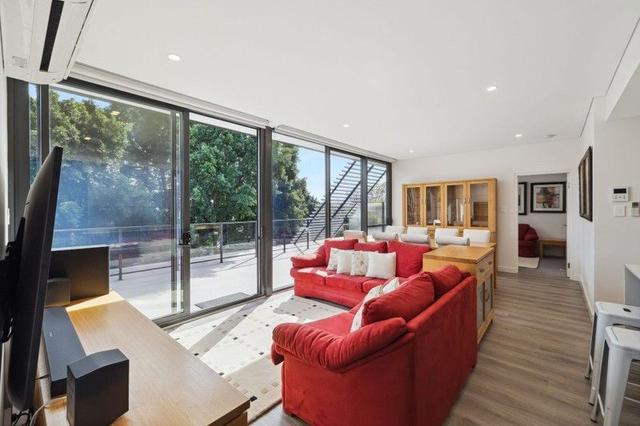 30/8 Basinghall Street, WA 6101