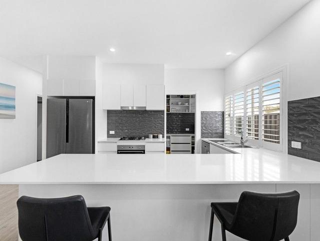 13/835 Boat Harbour Drive, QLD 4655