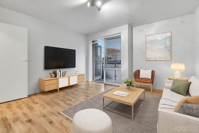 2/12 Warrigal Road, VIC 3195