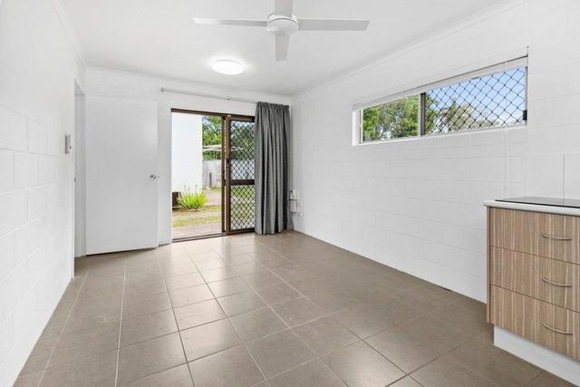 2/61 Charles Street, QLD 4870