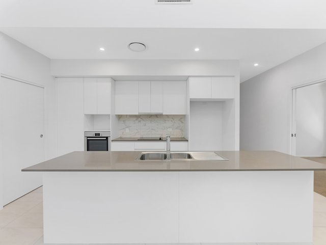 2/1 Latitude Blvde, QLD 4655