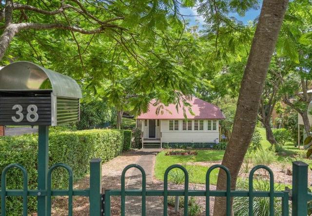 38 Ferndale Street, QLD 4103