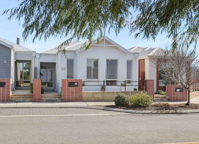 13 Howie Way, WA 6055