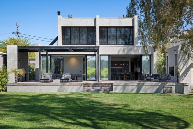 8 Graham Avenue, VIC 3730