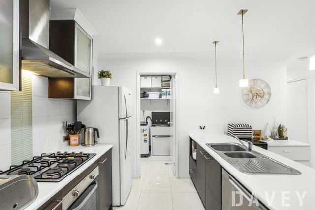 30 Barker Avenue, WA 6021