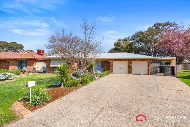 33 Warrambool Crescent, NSW 2650