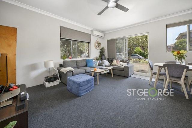 1/54 Ocean Street, NSW 2222