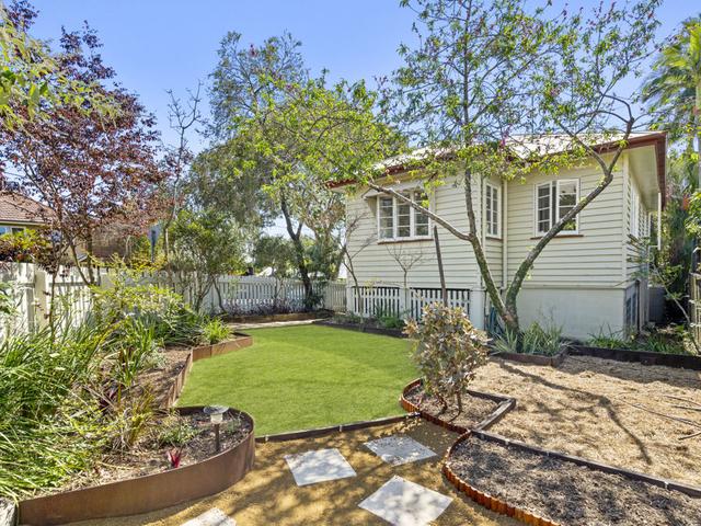 15 Edmond Street, QLD 4151