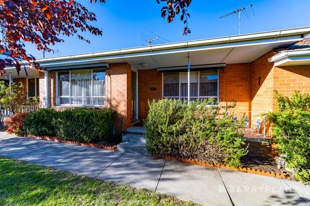 2/8 Clyde Court, VIC 3046